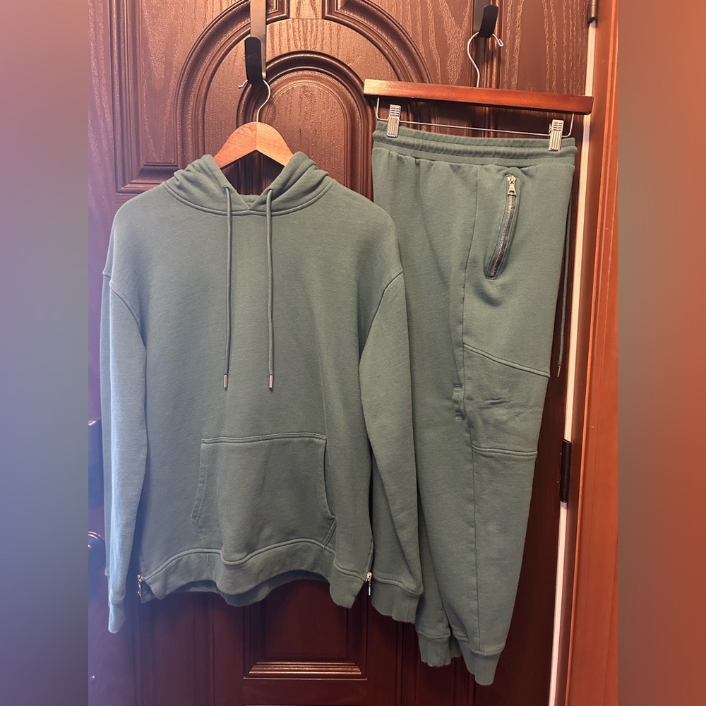 Fashion Nova Green Sweatpants & Joggers Set